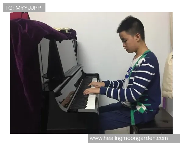 深圳篮球队的奋斗历程与冠军赛背后的故事揭秘