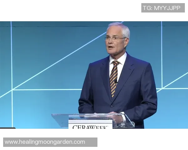 西安足球队重塑辉煌之路探索与挑战并存的转型之旅 西安足球队重塑辉煌之路探索与挑战并存的转型之旅